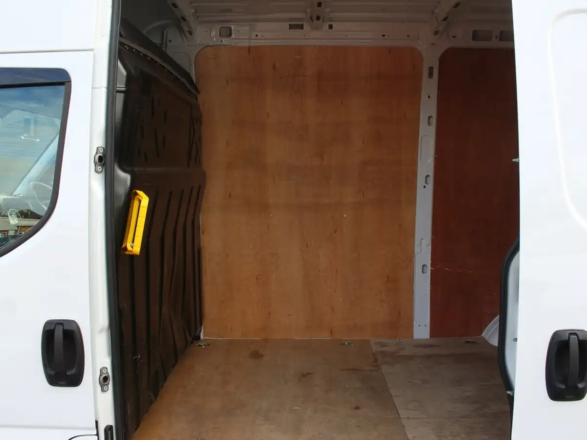 2023-iveco-daily-s-class-23td-35s14v-business-3520mm-h2-136pseu6dt-big-36