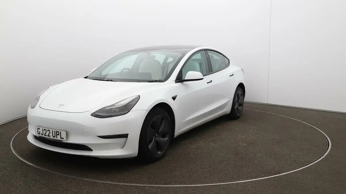 2022-tesla-model-3-e-long-range-big-36
