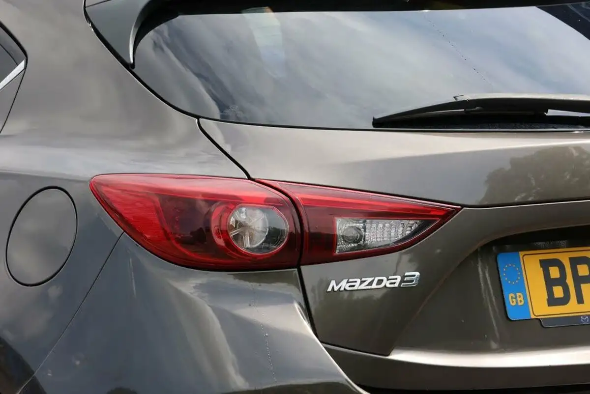 2014-mazda-mazda3-20-se-l-nav-hatchback-5d-big-19