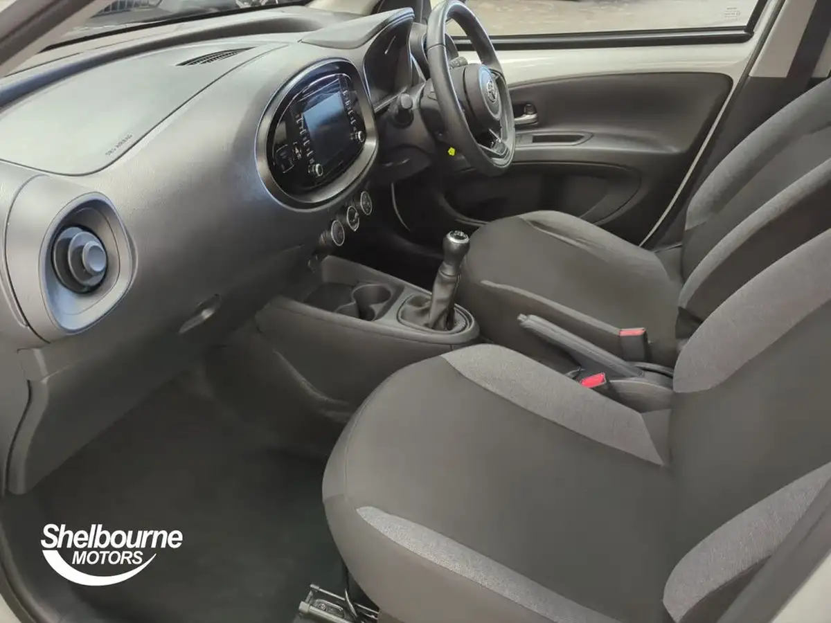 2023-toyota-aygo-x-10-vvt-i-pure-big-9