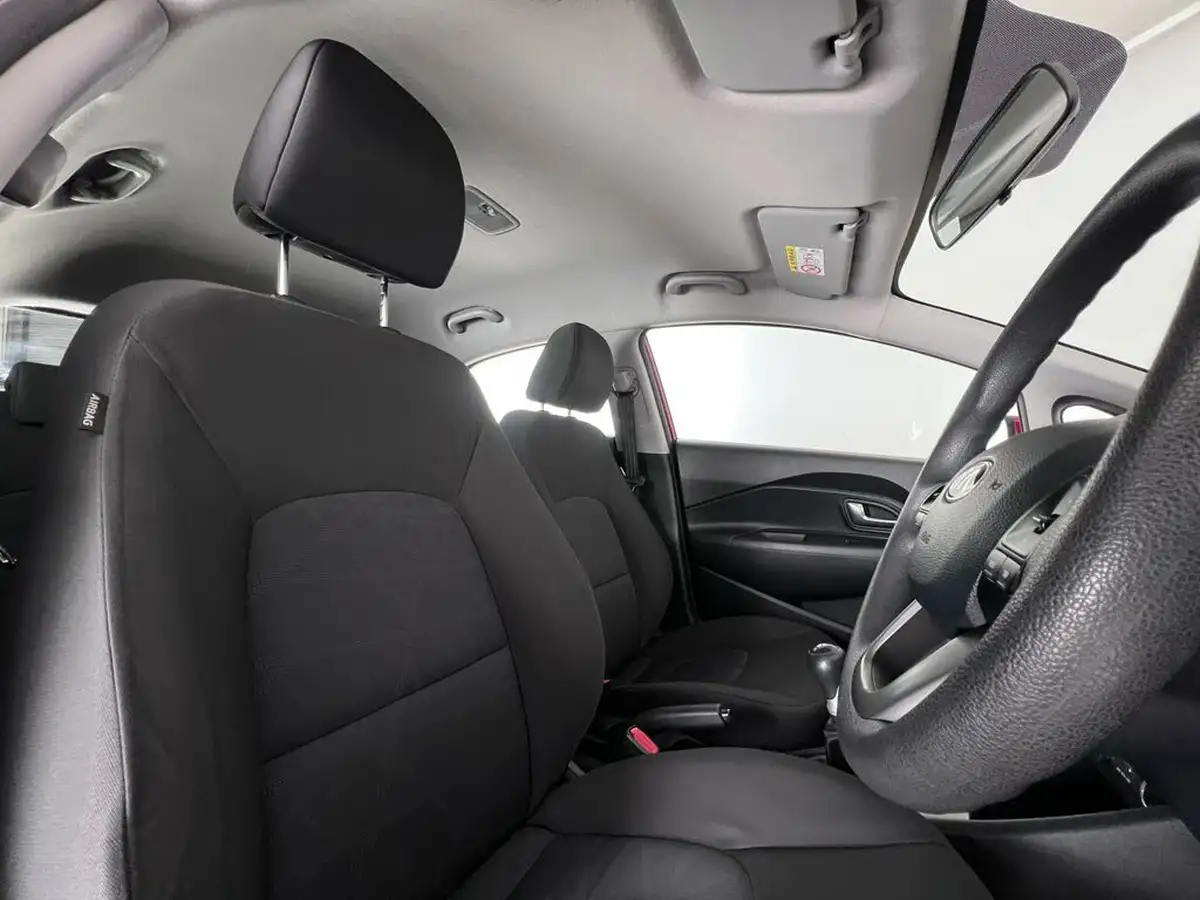 2014-kia-rio-125-1-air-big-14
