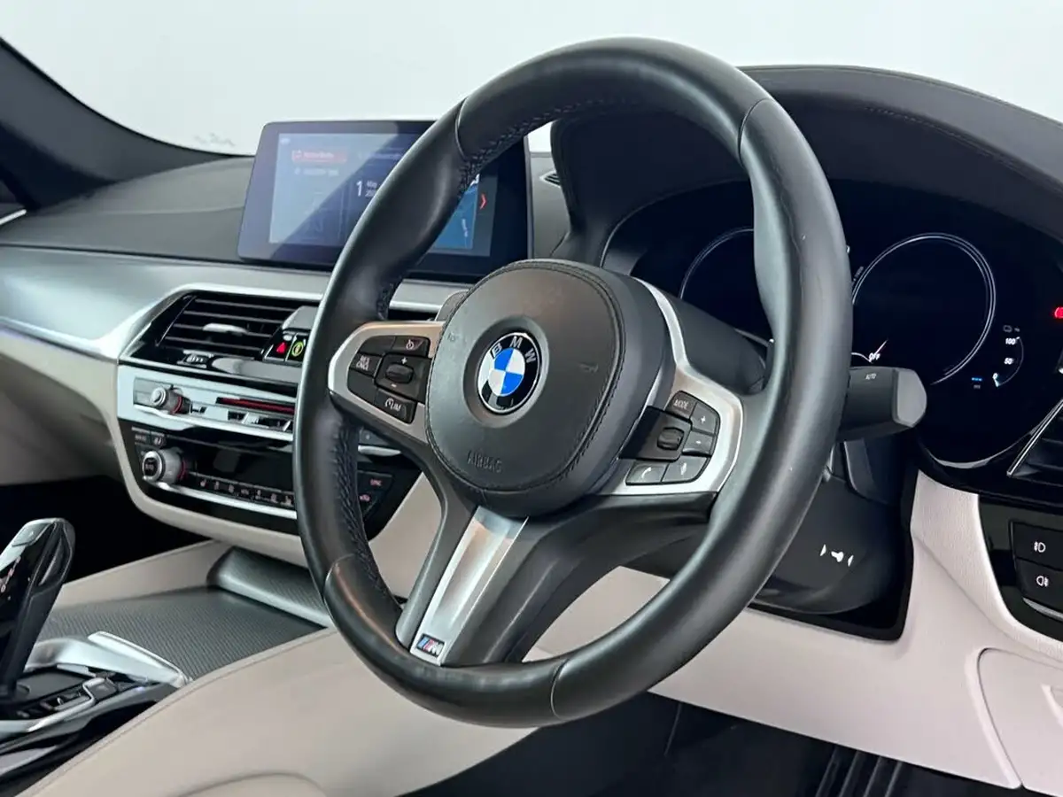 2018-bmw-5-series-20-530e-m-sport-big-14