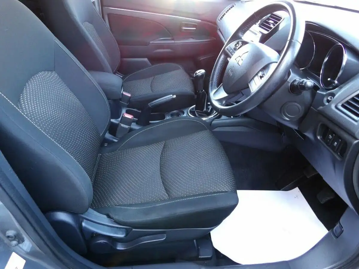 2015-mitsubishi-asx-16-3-big-8