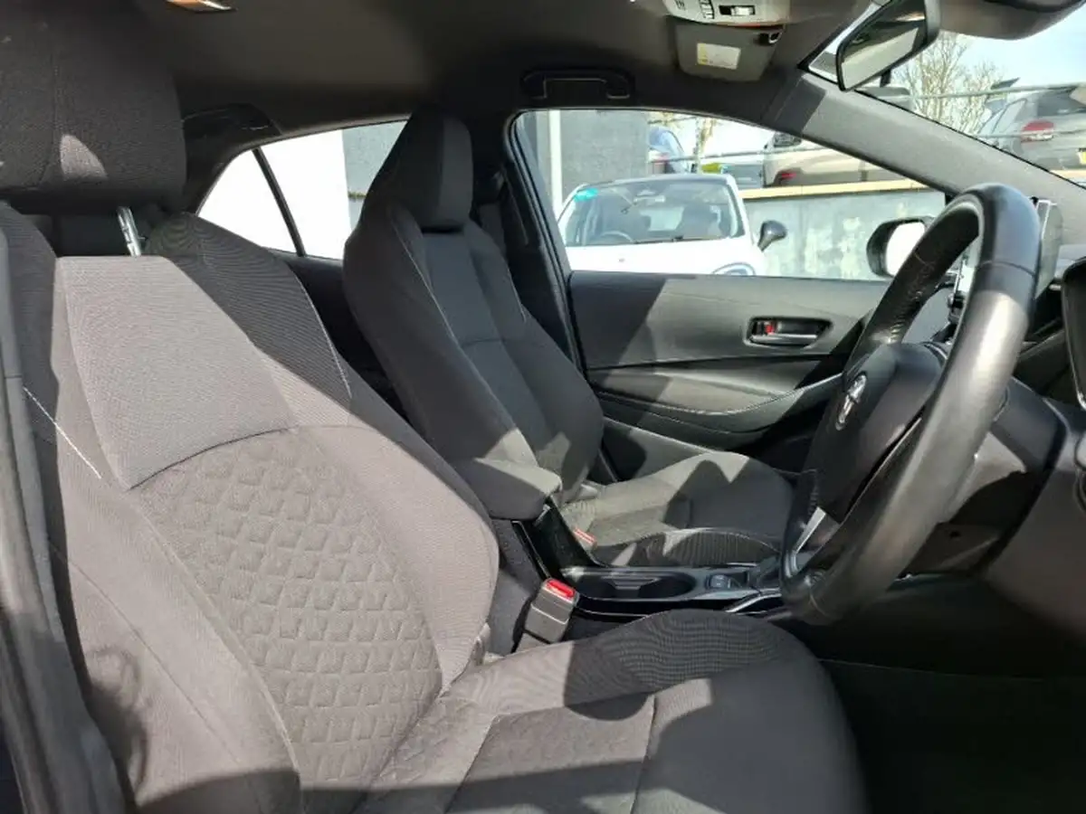 2022-toyota-corolla-18-vvt-i-icon-120bhp-trk-hatchback-5d-big-17