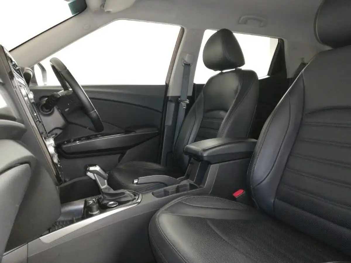 2021-kgm-ssangyong-tivoli-16td-ultimate-136ps-ss-auto-big-4