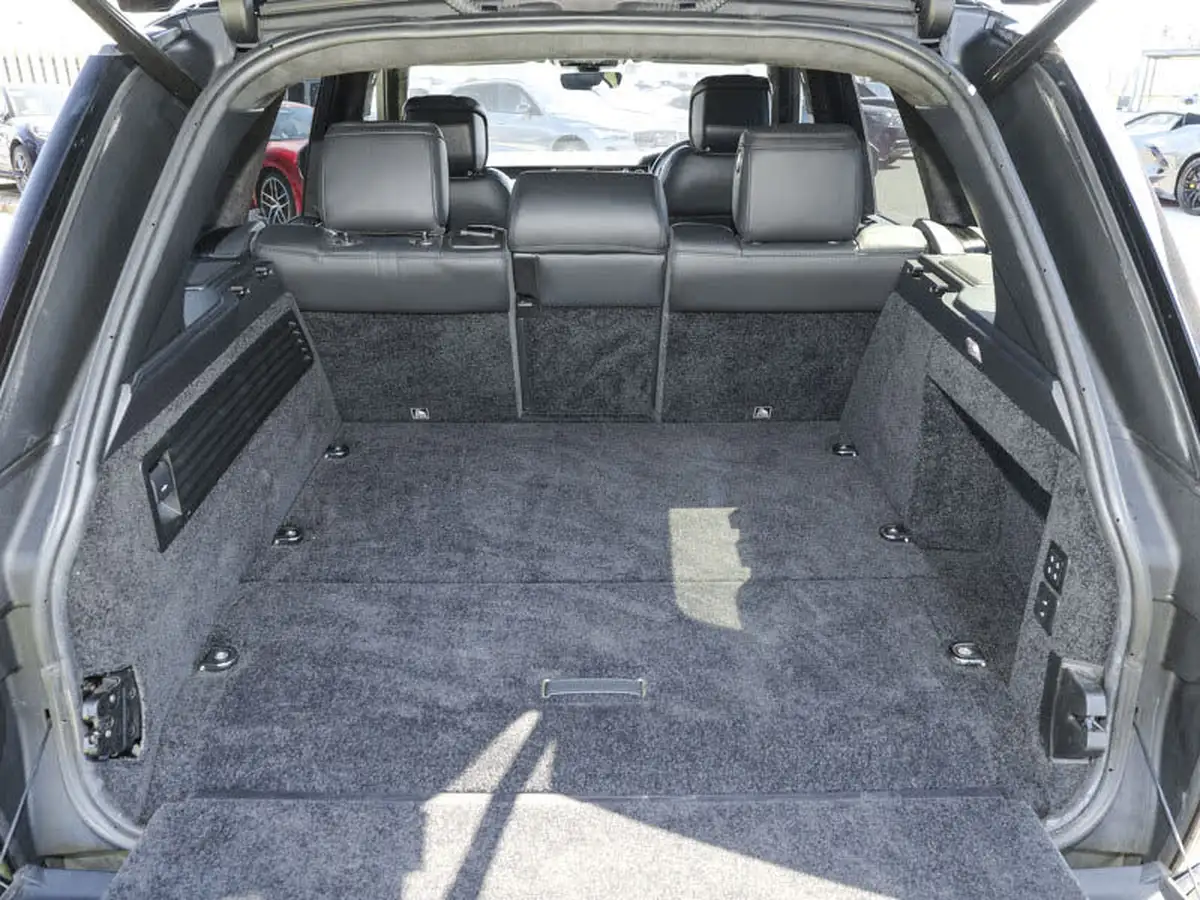 2021-land-rover-range-rover-20-p400e-westminster-black-big-7