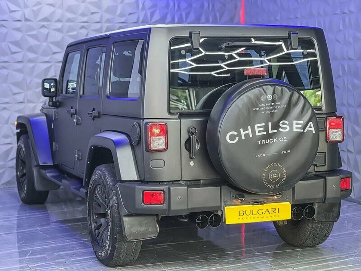 2015-jeep-wrangler-28crd-sahara-5d-big-19