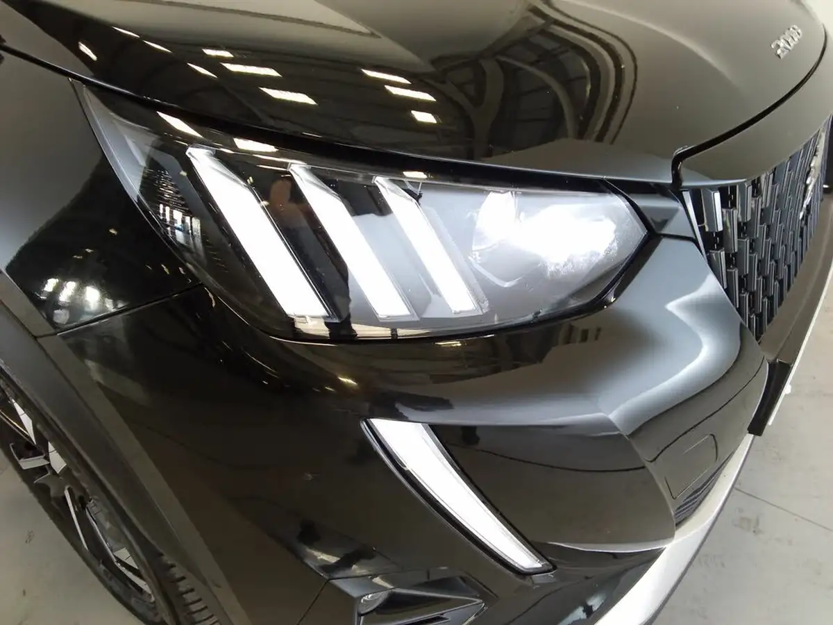 2022-peugeot-2008-suv-12-puretech-gt-big-5