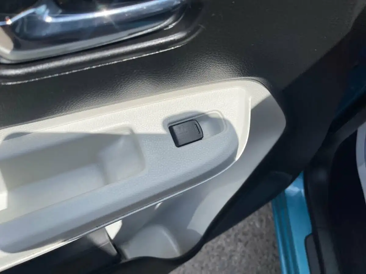 2017-suzuki-ignis-12-dualjet-sz3-big-31