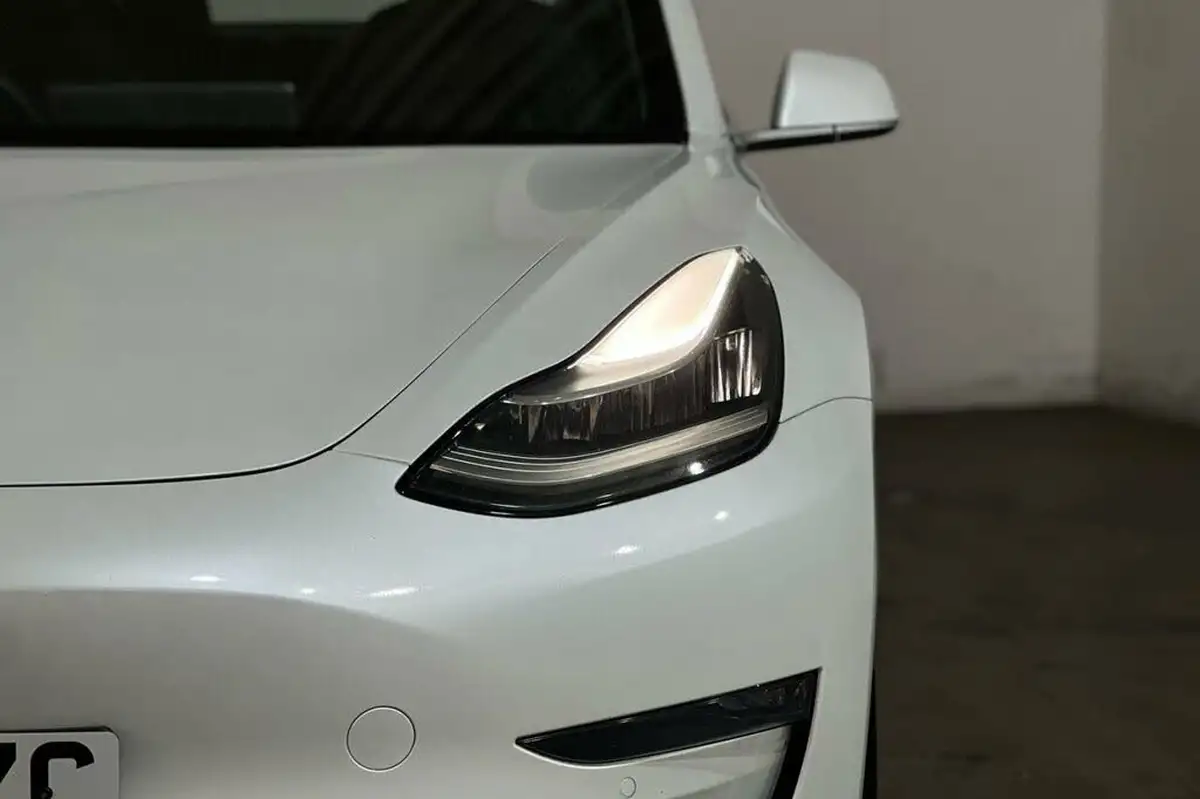 2020-tesla-model-3-e-long-range-big-12