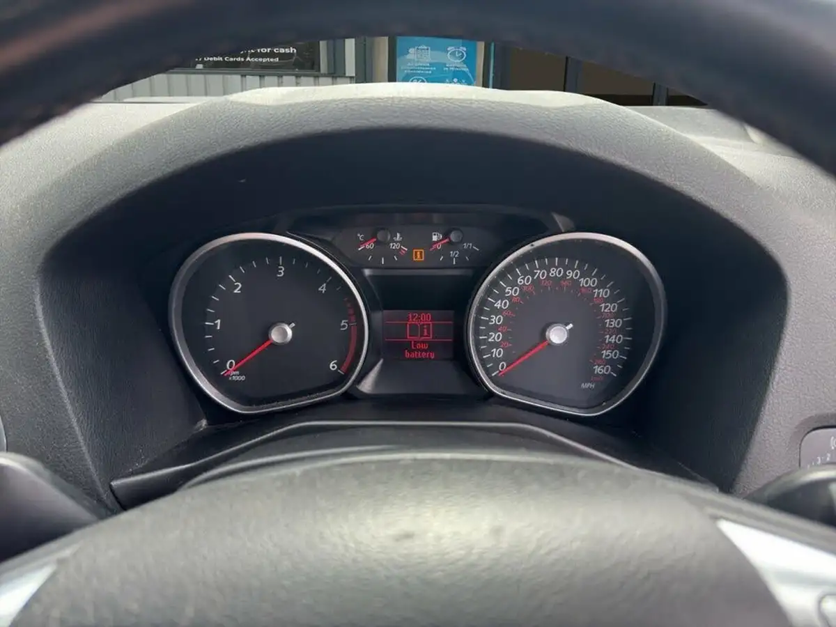 2012-ford-mondeo-20tdci-edge-140-hatchback-big-30