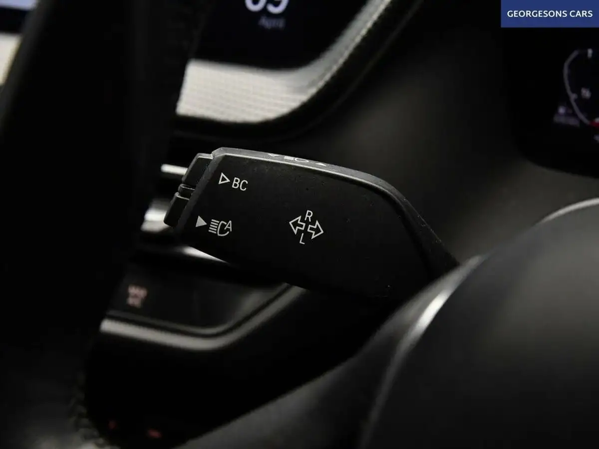 2022-bmw-1-series-15td-116d-sport-big-43