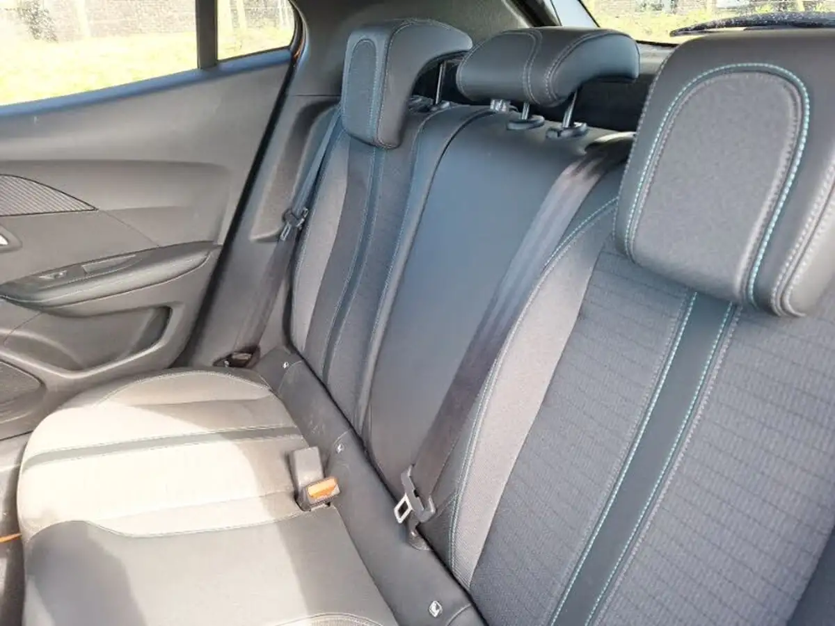 2022-peugeot-2008-suv-12-puretech-allure-premium-100bhp-big-5
