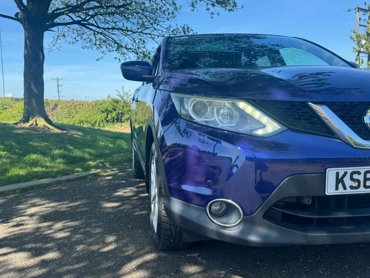 2015-nissan-qashqai-15dci-acenta-premium-big-14