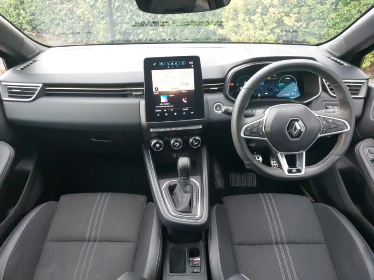 2023-renault-clio-16-engineered-big-2