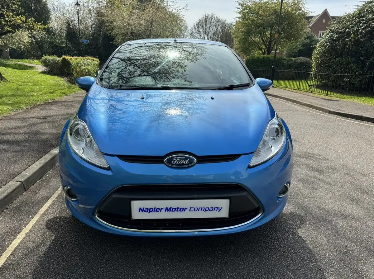 2009-ford-fiesta-125-zetec-5d-big-1