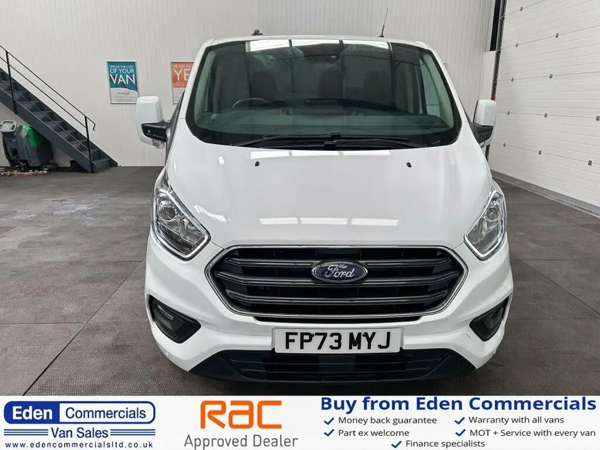 2023-ford-transit-custom-big-12