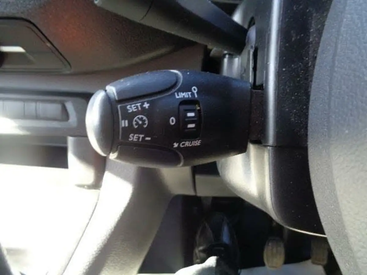 2020-peugeot-expert-15-bluehdi-compact-120bhp-big-22