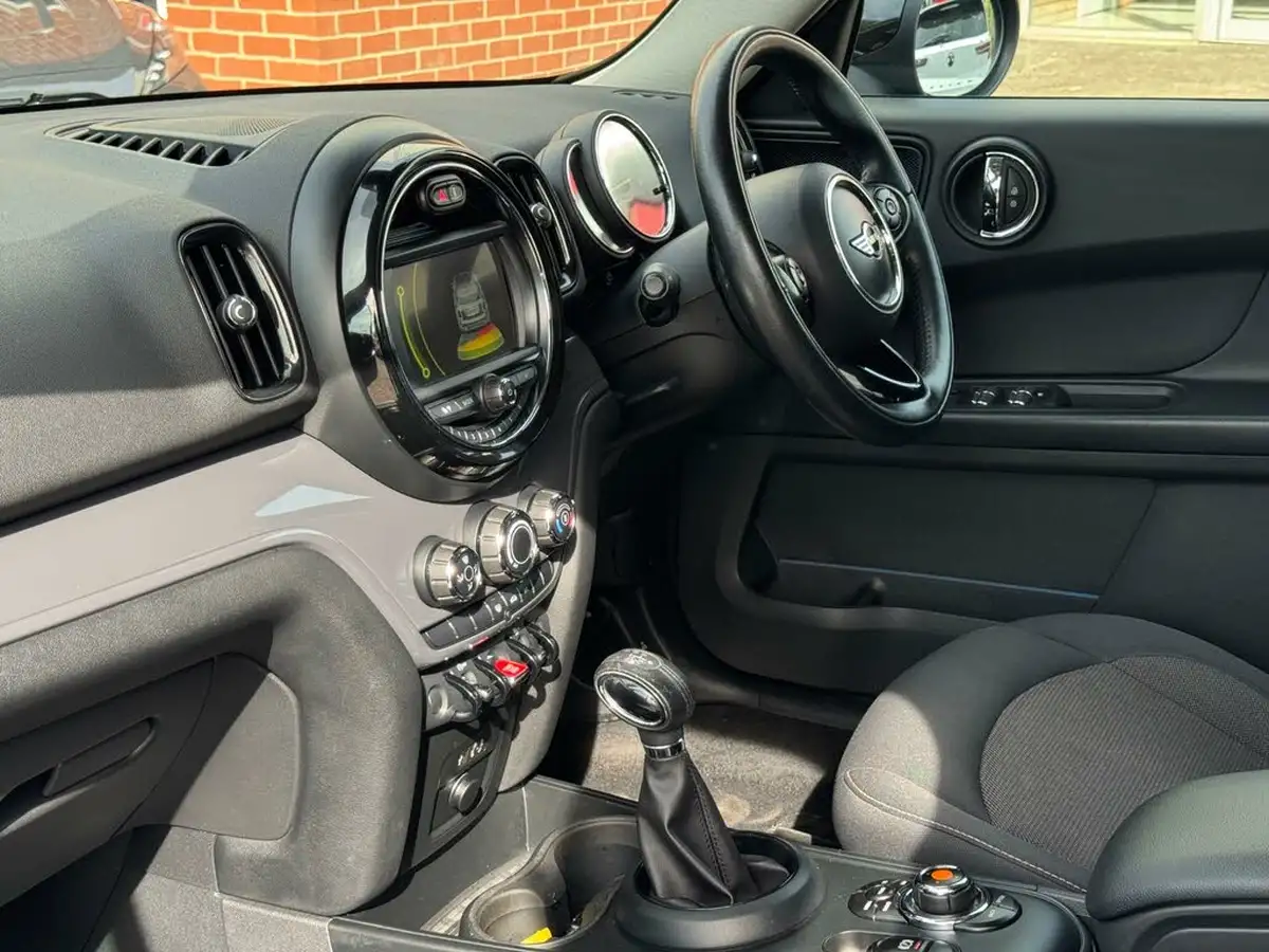 2017-mini-countryman-20td-cooper-d-ss-auto-big-5