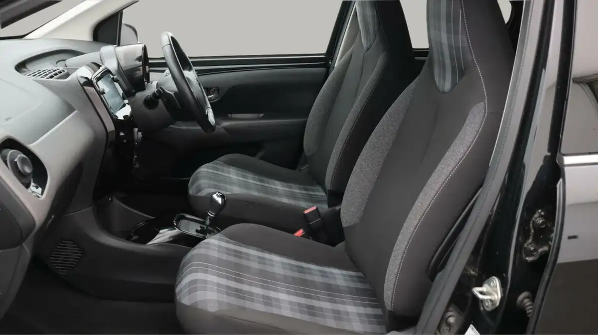 2019-peugeot-108-10-allure-hatchback-5d-2-tronic-big-14