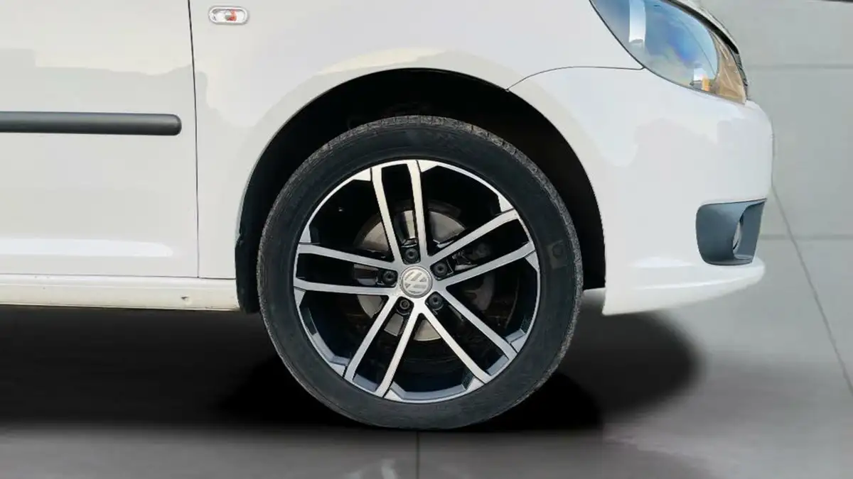 2015-volkswagen-caddy-maxi-16tdi-c20-maxi-highline-dsg-big-14