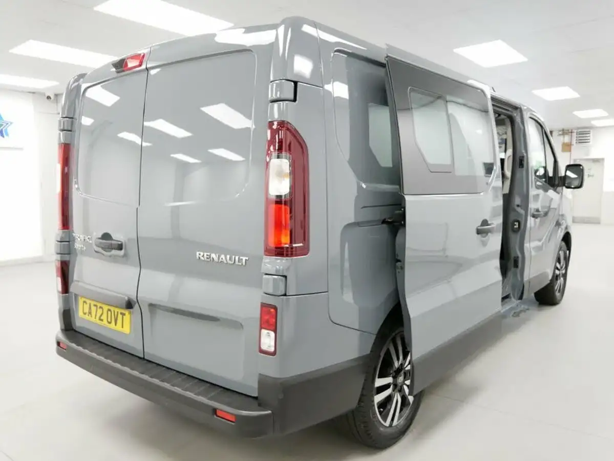 2022-renault-trafic-20dci-ll30-150-sport-crew-big-27