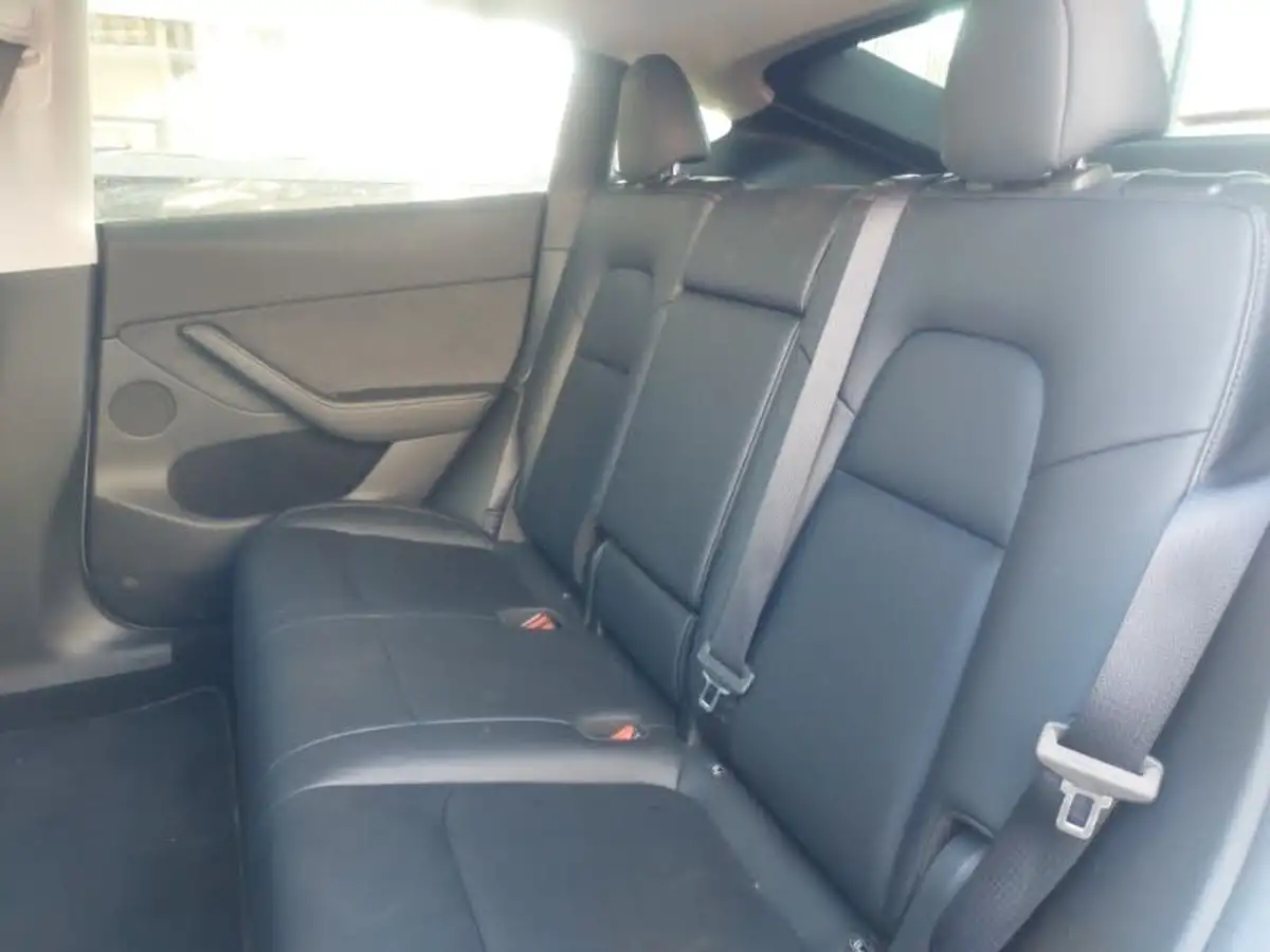 2023-tesla-model-y-e-rwd-big-5