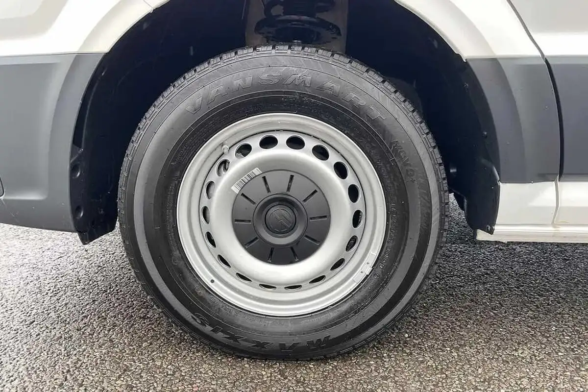 2024-volkswagen-crafter-20tdi-cr35-lwb-commerce-plus-140pseu6d-big-23