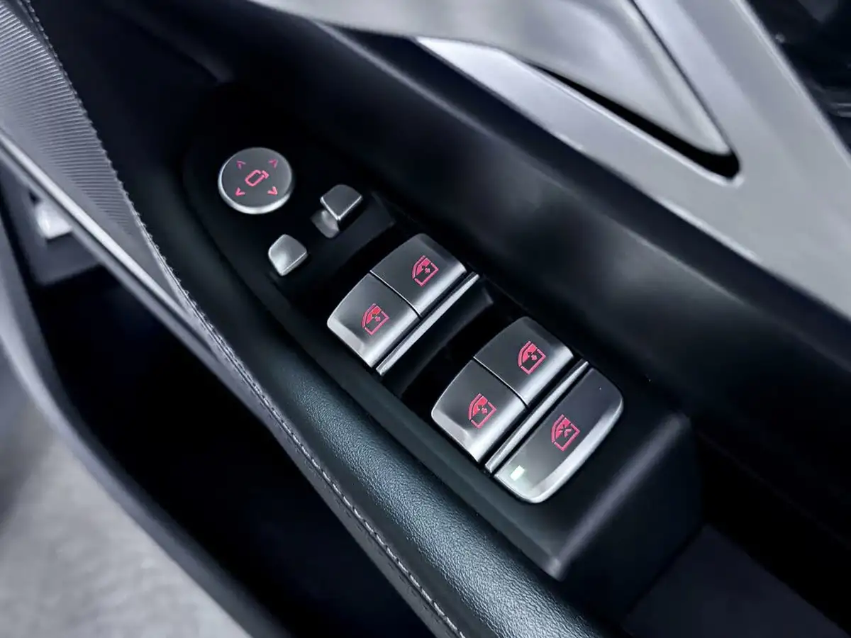 2022-bmw-7-series-30-745e-m-sport-big-18