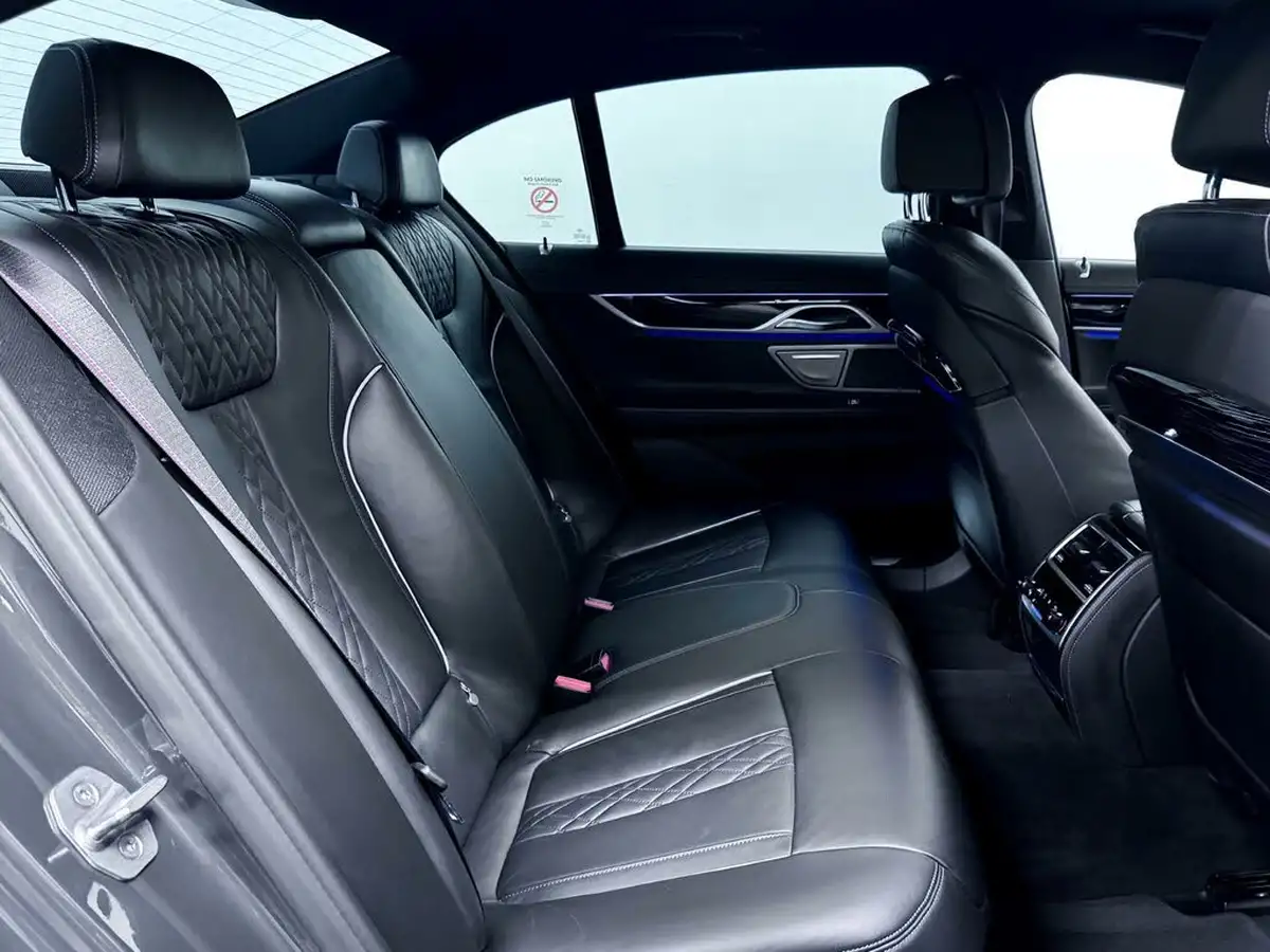 2022-bmw-7-series-30-745e-m-sport-big-36
