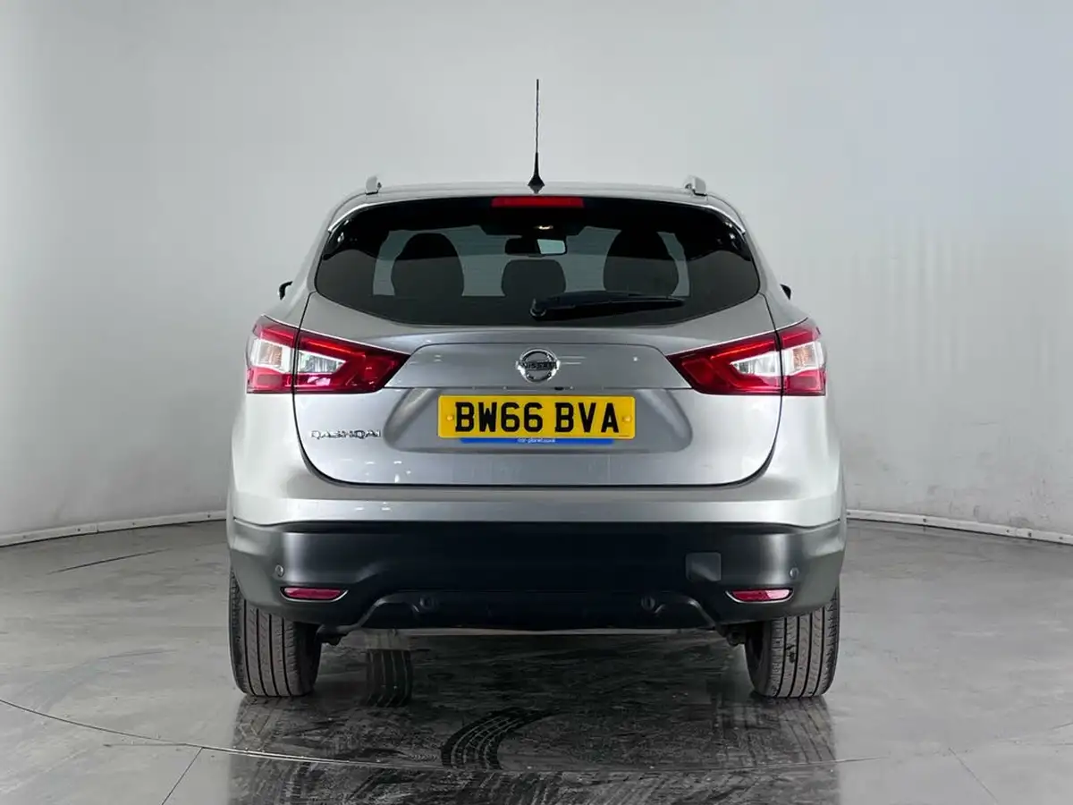 2016-nissan-qashqai-12-dig-t-n-vision-18in-big-6