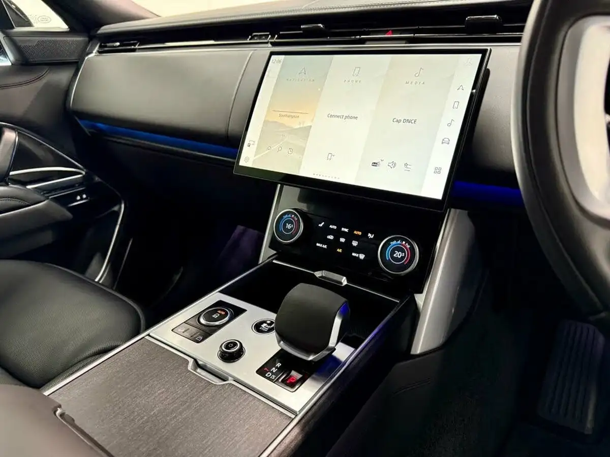 2022-land-rover-range-rover-30-d350-sv-big-17