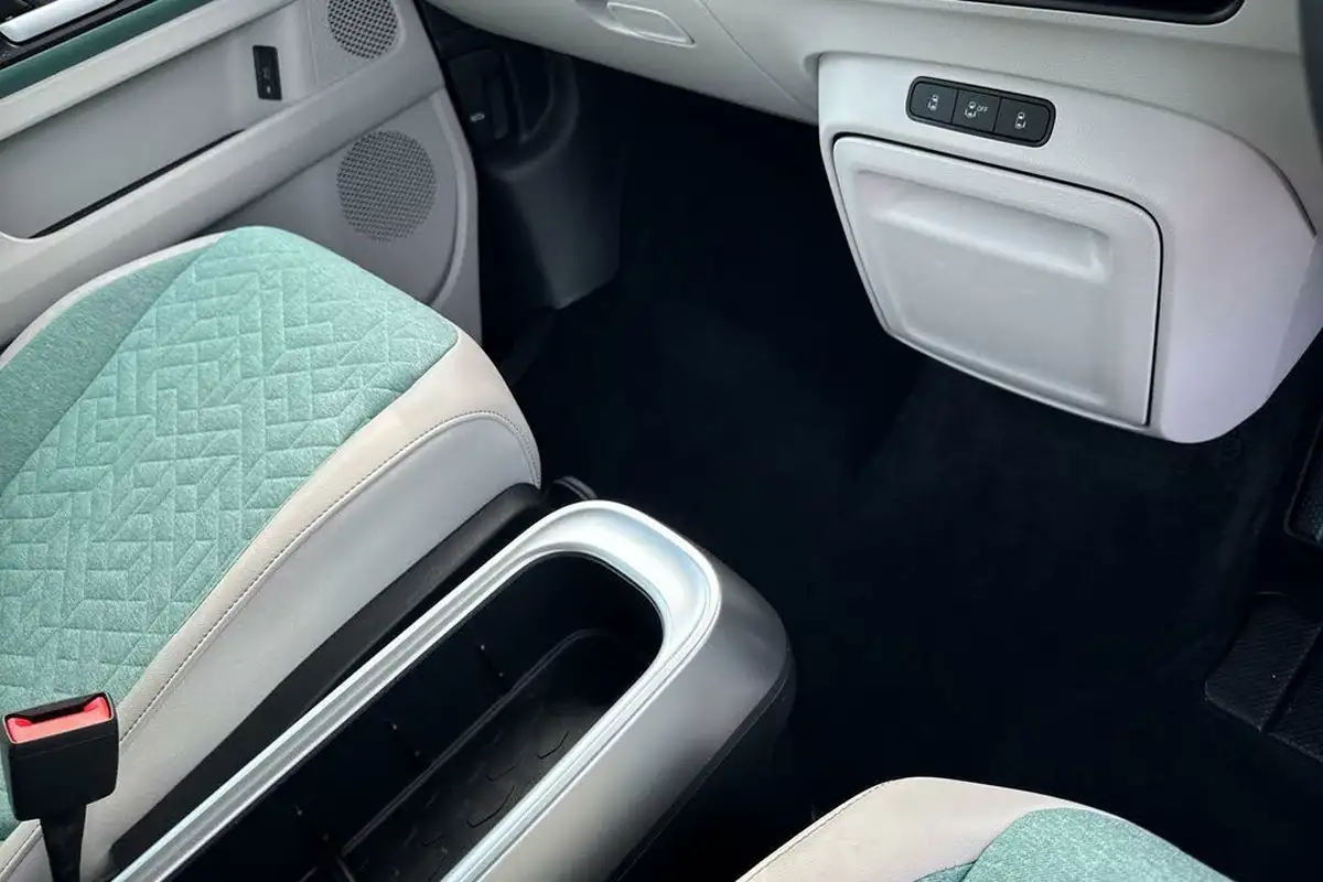 2023-volkswagen-idbuzz-e-style-standard-big-46
