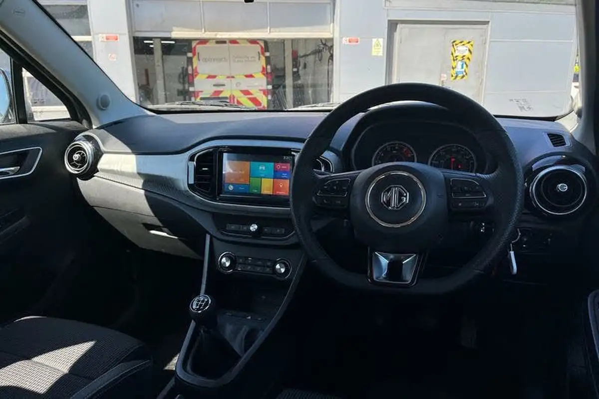 2024-mg-mg3-15-vti-tech-exclusive-nav-big-12