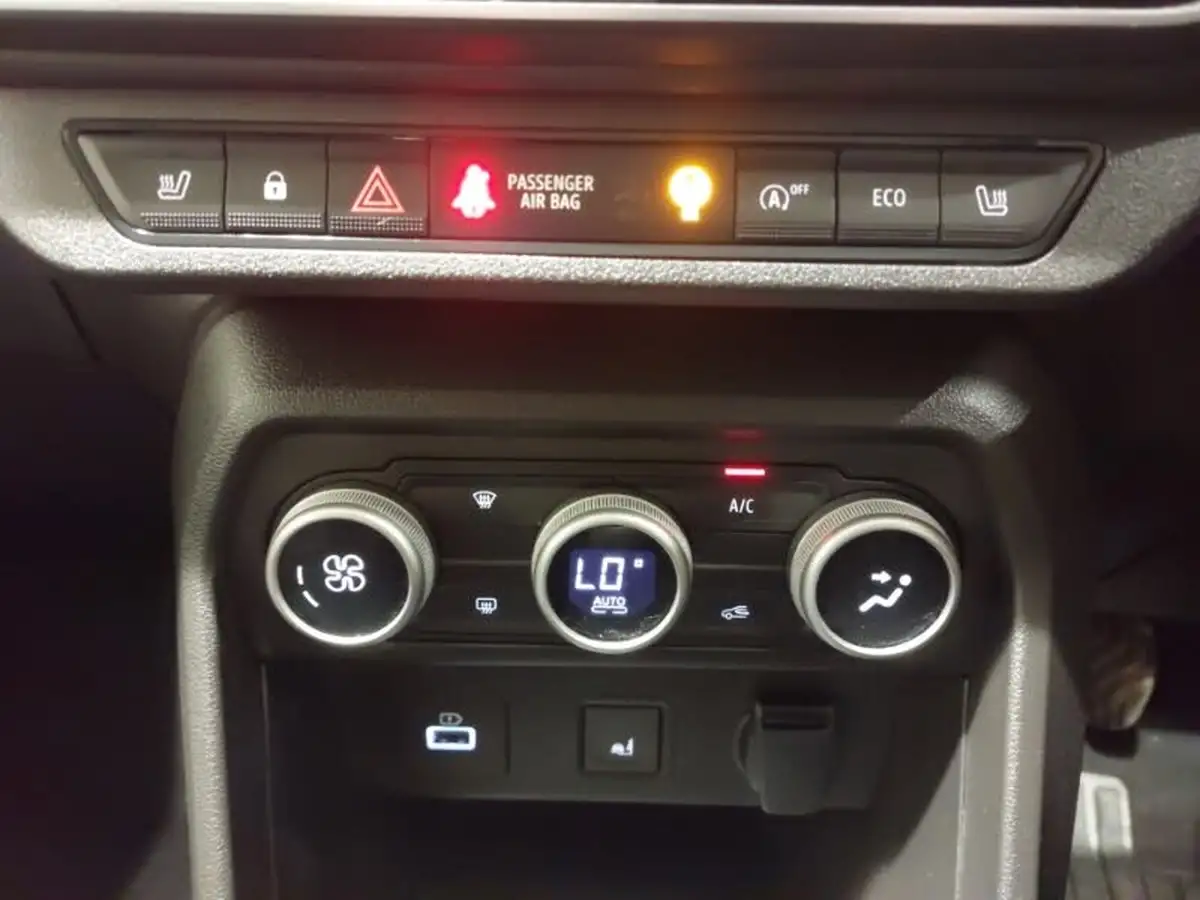 2023-dacia-sandero-stepway-10-tce-essential-90bhp-big-12