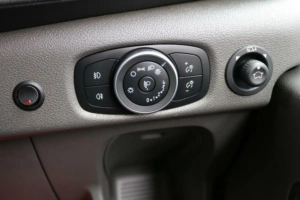 2021-ford-transit-20tdci-350-l2h3-trend-130pseu6dt-panel-van-big-68