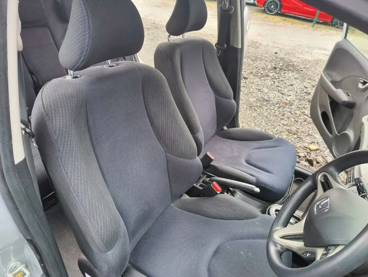 2013-honda-jazz-big-35