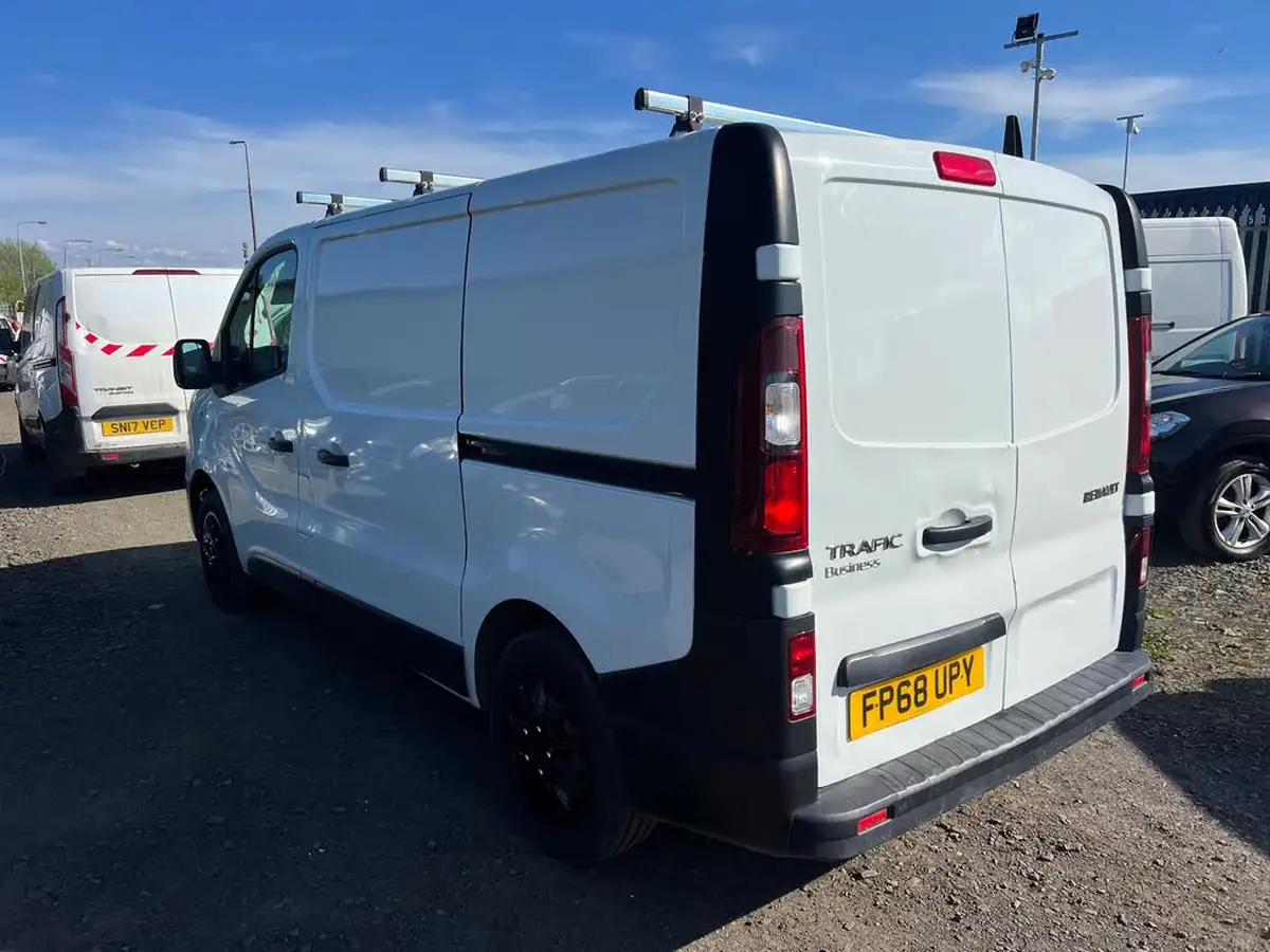 2018-renault-trafic-16dci-sl27-120-business-e6-panel-van-big-8