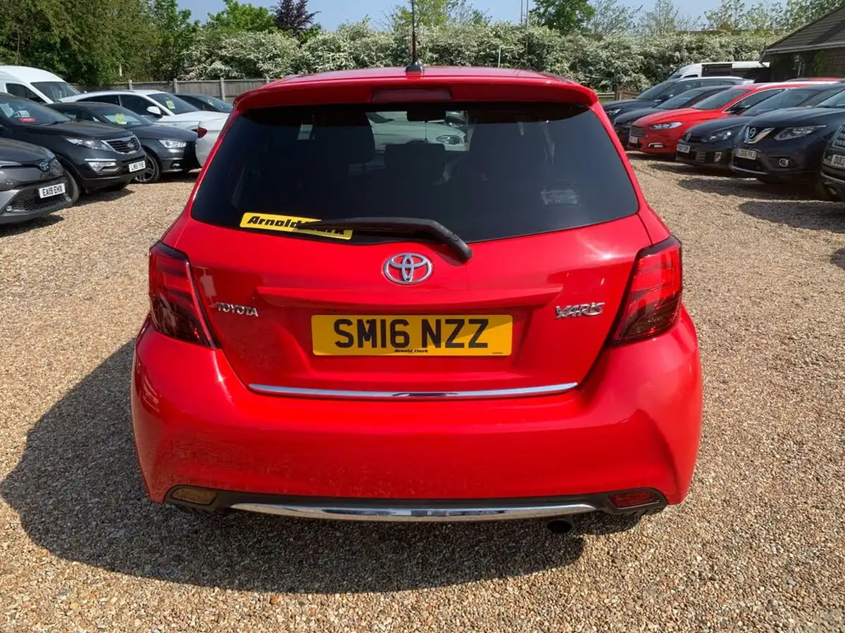 2016-toyota-yaris-133-design-big-5