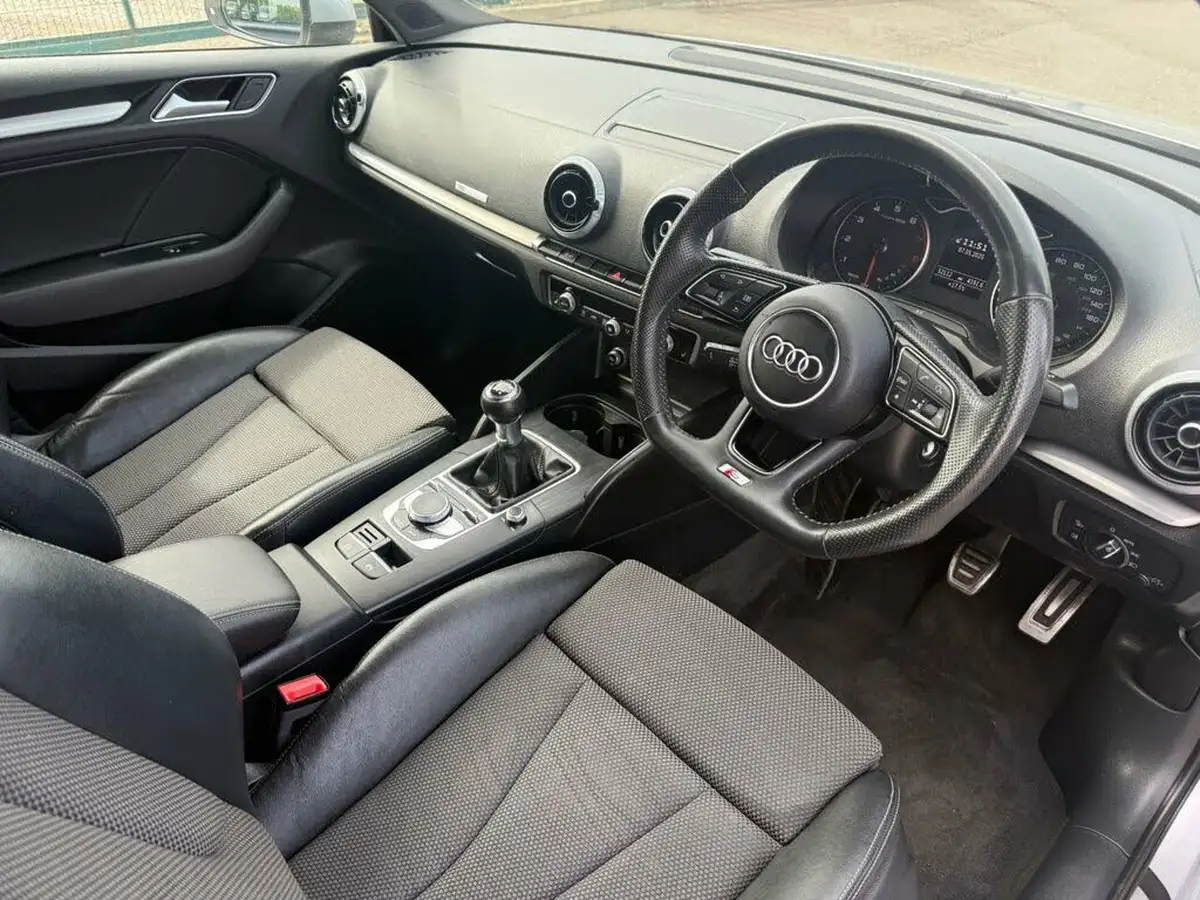 2017-audi-a3-15-tfsi-s-line-saloon-4d-big-15