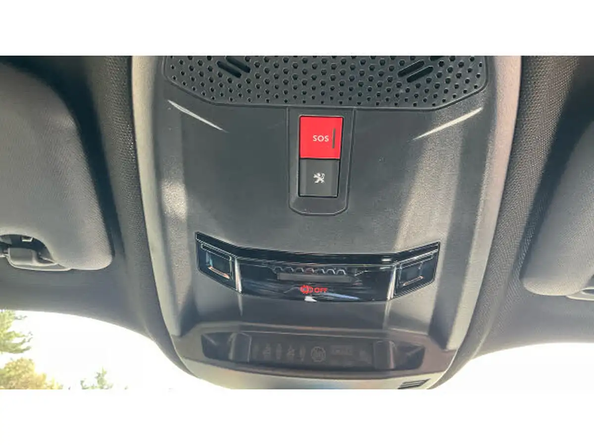 2022-peugeot-2008-suv-12-puretech-gt-big-38