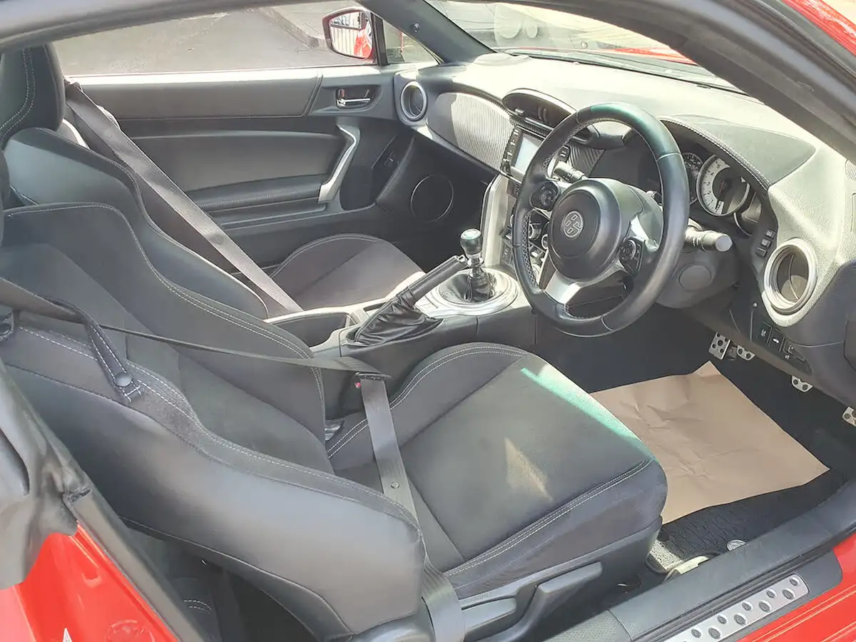 2016-toyota-gt86-20-gt86-2d-big-17