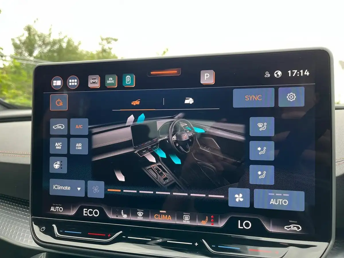 2025-cupra-formentor-15-e-hybrid-vz1-big-25