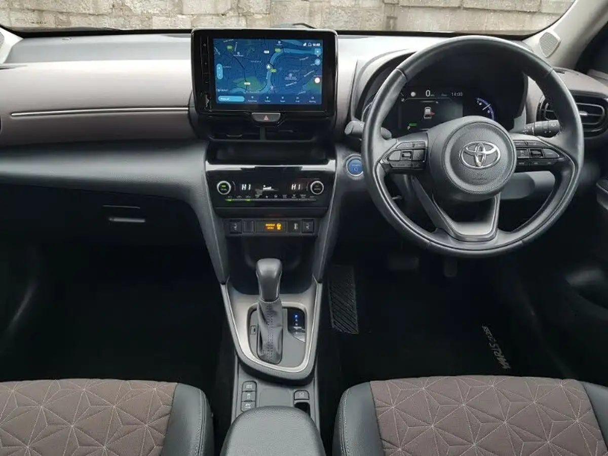 2022-toyota-yaris-cross-15-vvt-i-excel-big-2