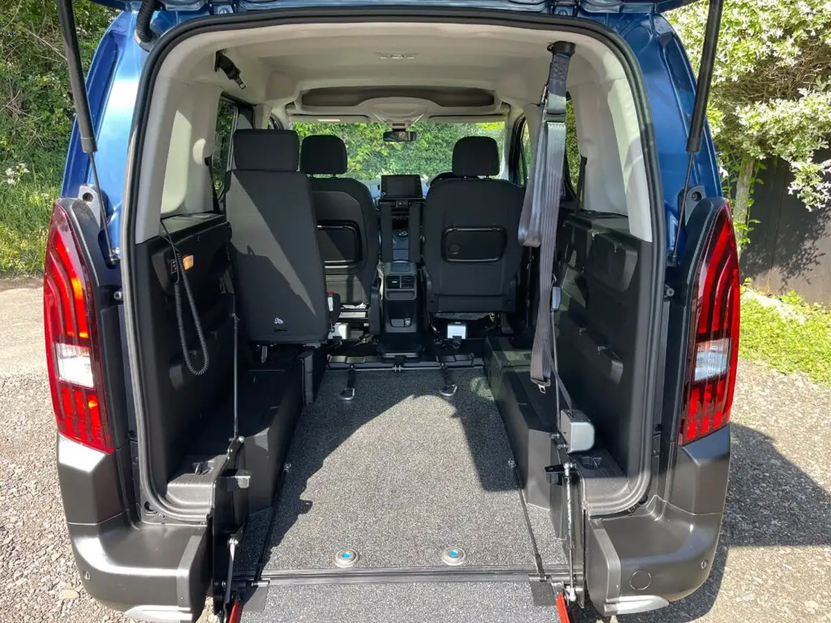 2022-peugeot-rifter-15-bluehdi-allure-130bhp-standardss-eat8-big-1