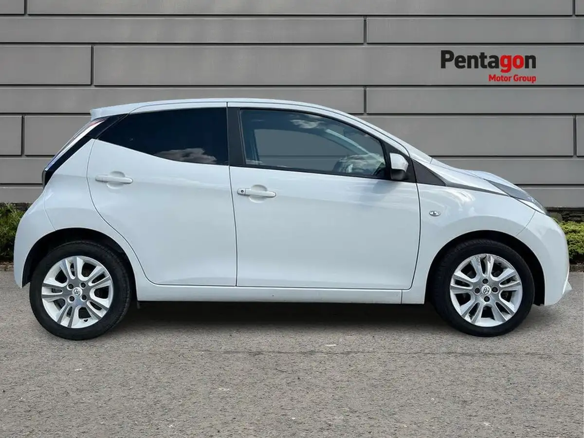 2016-toyota-aygo-10-vvt-i-x-pure-5d-big-10
