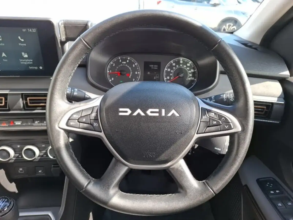 2023-dacia-sandero-stepway-10-tce-essential-90bhp-big-11