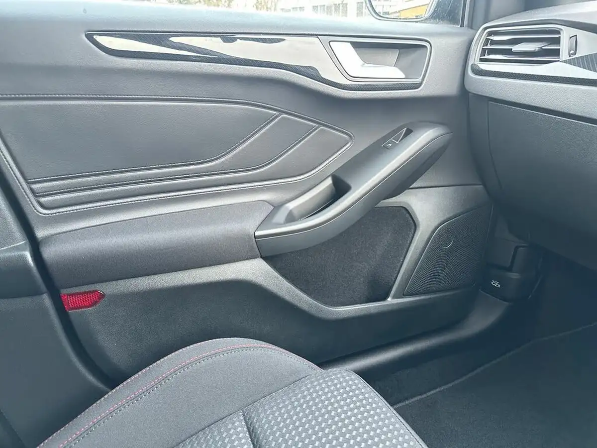 2025-ford-focus-10t-st-line-155ps-estate-powershift-big-33