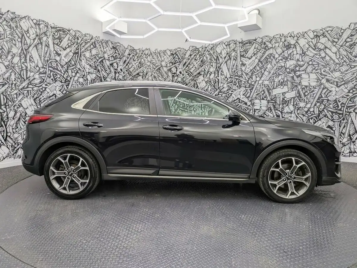 2022-kia-xceed-15-t-gdi-3-big-9