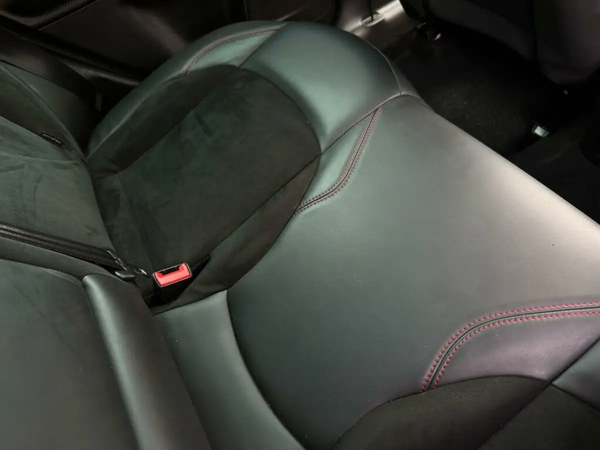 2017-alfa-romeo-giulietta-17-veloce-big-35